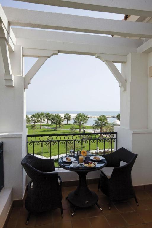 Moevenpick Beach Resort Αλ Κομπάρ Εξωτερικό φωτογραφία