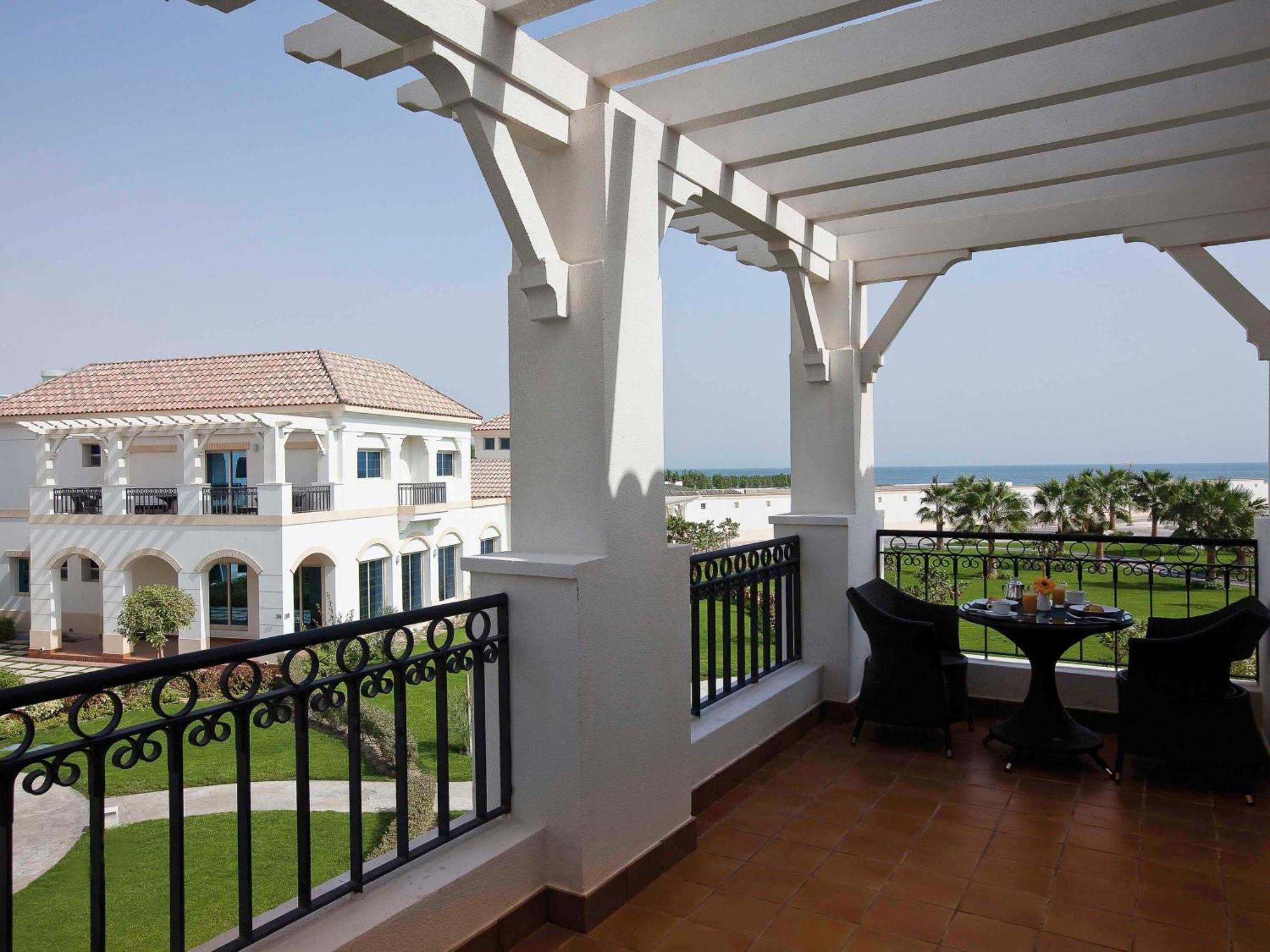 Moevenpick Beach Resort Αλ Κομπάρ Εξωτερικό φωτογραφία