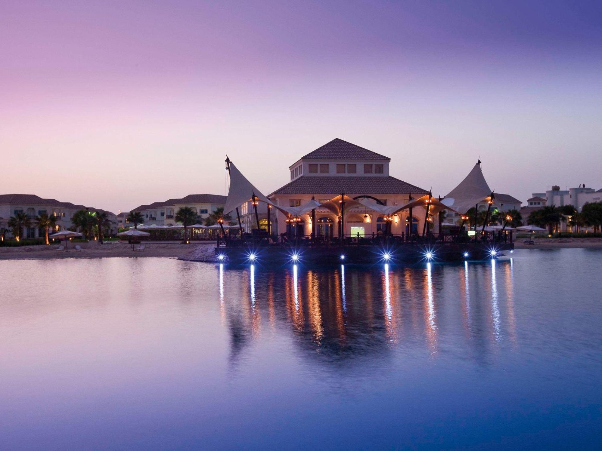 Moevenpick Beach Resort Αλ Κομπάρ Εξωτερικό φωτογραφία