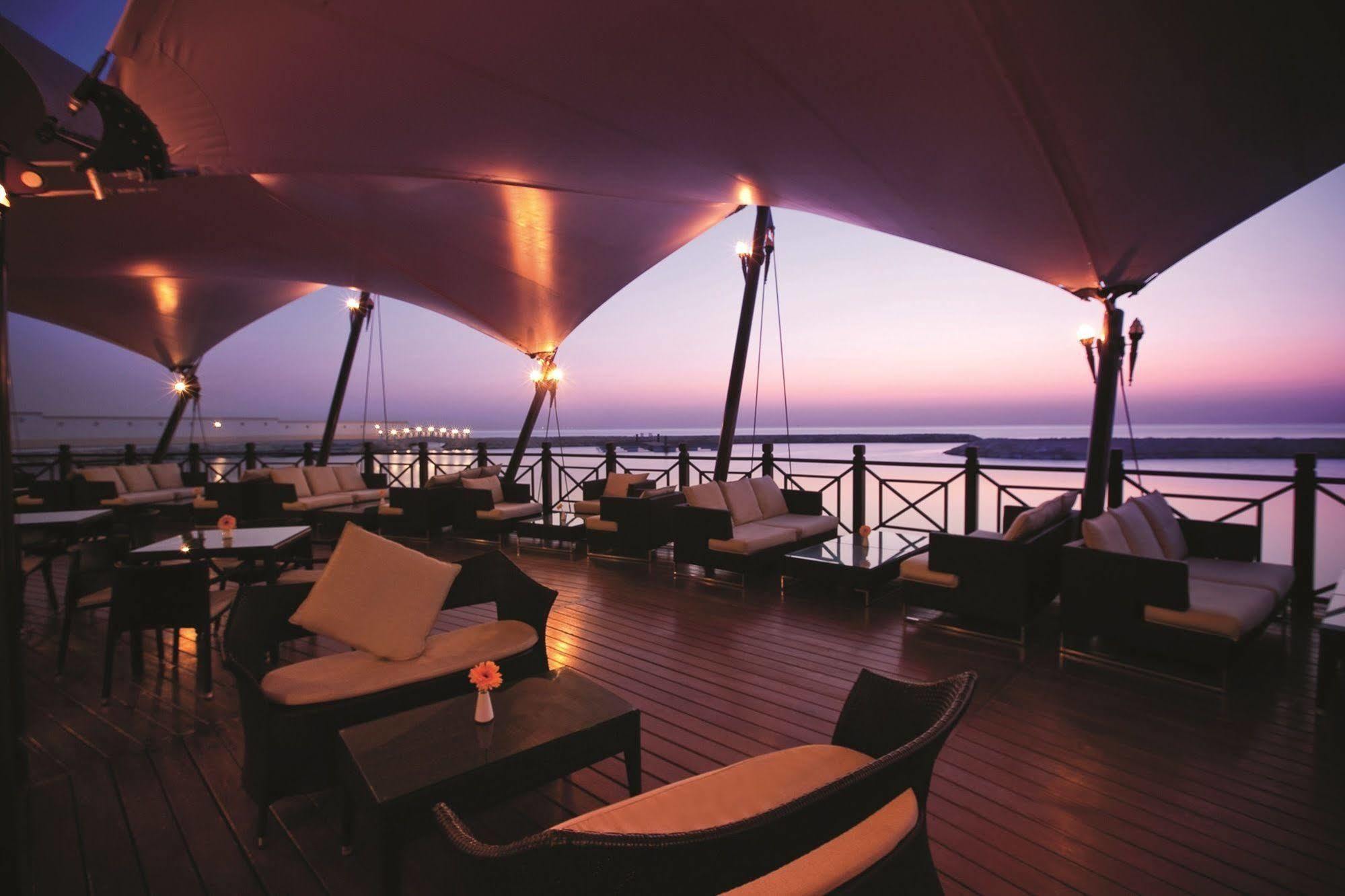 Moevenpick Beach Resort Αλ Κομπάρ Εξωτερικό φωτογραφία